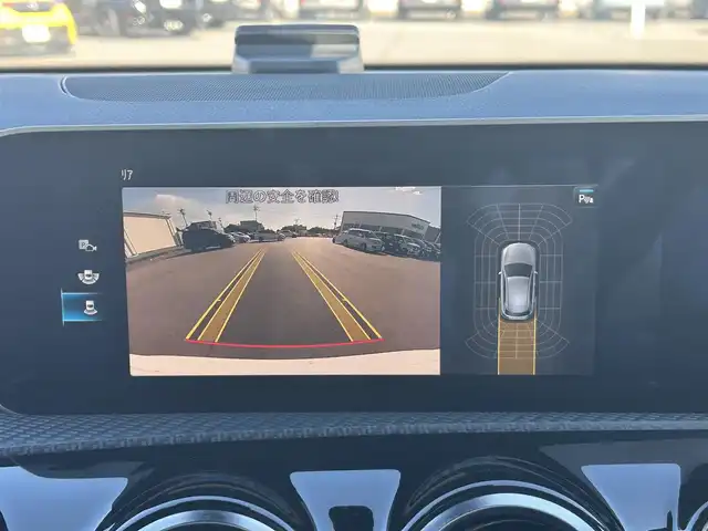 メルセデス・ベンツ Ａ１８０ スタイル 岡山県 2018(平30)年 6万km ポーラホワイト 登録時走行距離59297km/純正12.3インチナビ/フルセグTV(AM.FM.TV.BT)/バックカメラ/ETC2.0/ブラインドスポットモニター/ドライブレコーダー/シートヒーター/クリアランスソナー/衝突軽減ブレーキ/横滑り防止装置/クルーズコントロール(追従走行あり)/車線逸脱警報（レーンキープアシスト）/オートライト/アイドリングストップ/16インチ純正AW/純正フロアマット/ハーフレザーシート/D+N席パワーシート/スペアキー