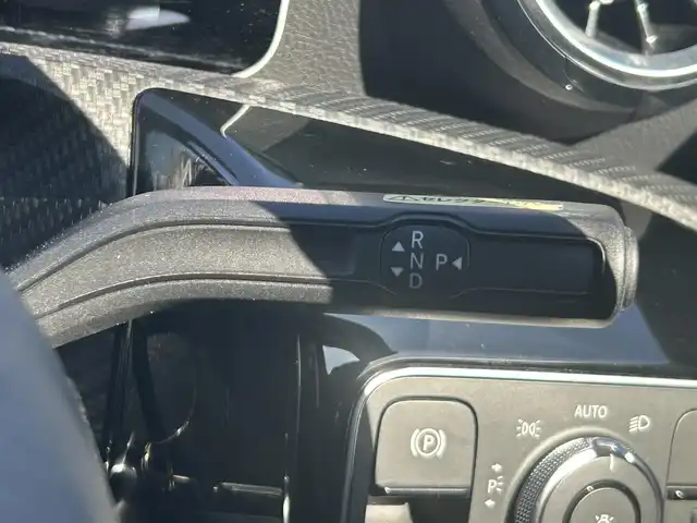 メルセデス・ベンツ Ａ１８０ スタイル 岡山県 2018(平30)年 6万km ポーラホワイト 登録時走行距離59297km/純正12.3インチナビ/フルセグTV(AM.FM.TV.BT)/バックカメラ/ETC2.0/ブラインドスポットモニター/ドライブレコーダー/シートヒーター/クリアランスソナー/衝突軽減ブレーキ/横滑り防止装置/クルーズコントロール(追従走行あり)/車線逸脱警報（レーンキープアシスト）/オートライト/アイドリングストップ/16インチ純正AW/純正フロアマット/ハーフレザーシート/D+N席パワーシート/スペアキー