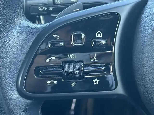 メルセデス・ベンツ Ａ１８０ スタイル 岡山県 2018(平30)年 6万km ポーラホワイト 登録時走行距離59297km/純正12.3インチナビ/フルセグTV(AM.FM.TV.BT)/バックカメラ/ETC2.0/ブラインドスポットモニター/ドライブレコーダー/シートヒーター/クリアランスソナー/衝突軽減ブレーキ/横滑り防止装置/クルーズコントロール(追従走行あり)/車線逸脱警報（レーンキープアシスト）/オートライト/アイドリングストップ/16インチ純正AW/純正フロアマット/ハーフレザーシート/D+N席パワーシート/スペアキー