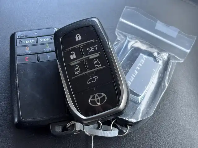 トヨタ ヴェルファイア Z Gエディション 滋賀県 2019(平31)年 3.5万km ホワイトパールクリスタルシャイン 純正10型ナビ/・Bluetooth/フルセグ/・CD/DVD/バックカメラ/ウッドコンビステアリング/ステアリングヒーター/ETC/レーダークルコン/パワーシート/シートベンチレーション/シートヒーター/両側パワースライドドア/パワーバックドア/LEDオートライト/フォグライト/AC１００V/トヨタセーフティセンス/・レーントレーシングアシスト/・クリアランスソナー/・パーキングサポートブレーキ/・プリクラッシュセーフティ/・ロードサインアシスト/エンジンスターター/プッシュスタート/スマートキー