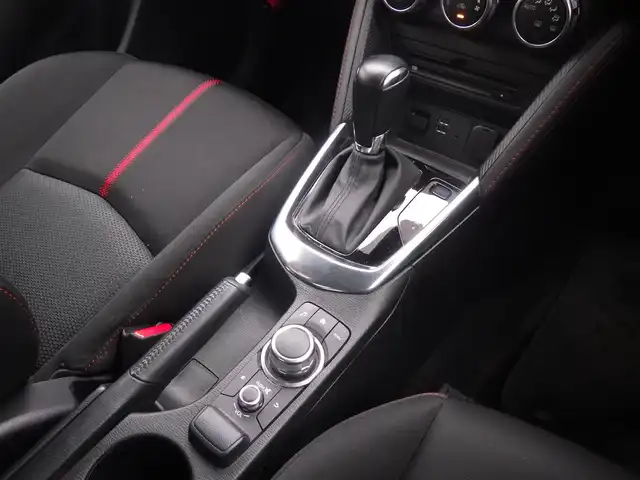 マツダ デミオ XD ツーリング 千葉県 2016(平28)年 5.6万km スノーフレイクホワイトパールマイカ スマートシティブレーキサポート/ブラインドスポットモニタリング/アクティブ・ドライビング・ディスプレイ/クルーズコントロール/i-stop/純正SDナビ/ワンセグTV/【DVD/CD再生機能　Bluetooth接続】/バックカメラ/革巻きステアリング/ステアリングスイッチ/パドルシフト/ETC/LEDヘッドライト/フォグライト/ウインカーミラー/純正16インチアルミホイル/サイド/カーテンエアバッグ/スマートキー