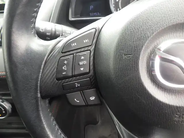 マツダ デミオ XD ツーリング 千葉県 2016(平28)年 5.6万km スノーフレイクホワイトパールマイカ スマートシティブレーキサポート/ブラインドスポットモニタリング/アクティブ・ドライビング・ディスプレイ/クルーズコントロール/i-stop/純正SDナビ/ワンセグTV/【DVD/CD再生機能　Bluetooth接続】/バックカメラ/革巻きステアリング/ステアリングスイッチ/パドルシフト/ETC/LEDヘッドライト/フォグライト/ウインカーミラー/純正16インチアルミホイル/サイド/カーテンエアバッグ/スマートキー