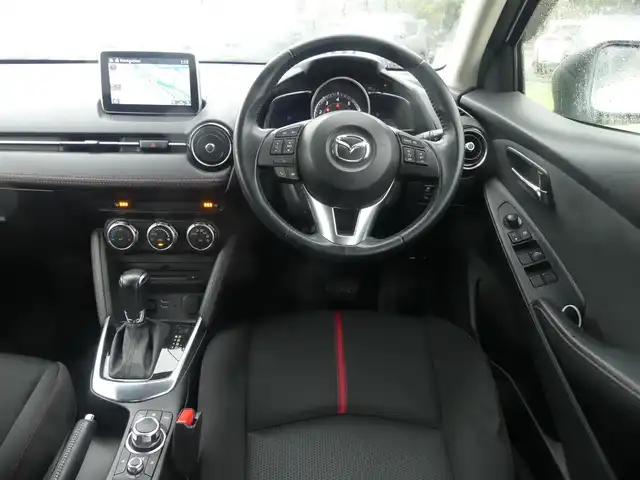 マツダ デミオ XD ツーリング 千葉県 2016(平28)年 5.6万km スノーフレイクホワイトパールマイカ スマートシティブレーキサポート/ブラインドスポットモニタリング/アクティブ・ドライビング・ディスプレイ/クルーズコントロール/i-stop/純正SDナビ/ワンセグTV/【DVD/CD再生機能　Bluetooth接続】/バックカメラ/革巻きステアリング/ステアリングスイッチ/パドルシフト/ETC/LEDヘッドライト/フォグライト/ウインカーミラー/純正16インチアルミホイル/サイド/カーテンエアバッグ/スマートキー