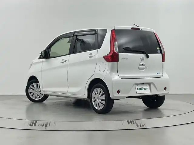 日産 デイズ X 埼玉県 2016(平28)年 3.8万km ホワイトパール ・衝突軽減システム/・純正ナビMM316D-W/(フルセグTV/CD/DVD/Bluetooth/SD/AM/FM)/・全方位カメラ/・ETC/・アイドリングストップ/・スマートキー/・プッシュスタート/・純正フロアマット/・電動格納ミラー