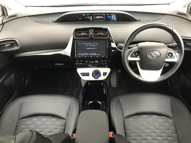 トヨタ プリウス ＰＨＶ S 愛知県 2017(平29)年 2.7万km シルバーM ・トヨタセーフティセンス/・純正SDナビ/　Bluetooth/フルセグTV/CD/DVD/AM/FM/・PHEV/・プッシュスタート/・クルーズコントロール/　 追跡機能あり/・ウィンカーミラー/・バックカメラ/・ETC/・電動格納ミラー/・前席シートヒーター/・オートライト/・オートハイビーム/・LEDライト/・純正フロアマット/・アルミホイール/・スペアキー１本