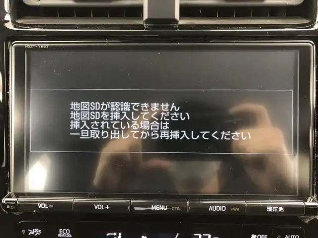 トヨタ プリウス ＰＨＶ S 愛知県 2017(平29)年 2.7万km シルバーM ・トヨタセーフティセンス/・純正SDナビ/　Bluetooth/フルセグTV/CD/DVD/AM/FM/・PHEV/・プッシュスタート/・クルーズコントロール/　 追跡機能あり/・ウィンカーミラー/・バックカメラ/・ETC/・電動格納ミラー/・前席シートヒーター/・オートライト/・オートハイビーム/・LEDライト/・純正フロアマット/・アルミホイール/・スペアキー１本