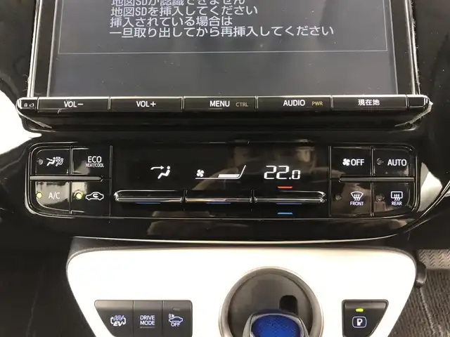 トヨタ プリウス ＰＨＶ S 愛知県 2017(平29)年 2.7万km シルバーM ・トヨタセーフティセンス/・純正SDナビ/　Bluetooth/フルセグTV/CD/DVD/AM/FM/・PHEV/・プッシュスタート/・クルーズコントロール/　 追跡機能あり/・ウィンカーミラー/・バックカメラ/・ETC/・電動格納ミラー/・前席シートヒーター/・オートライト/・オートハイビーム/・LEDライト/・純正フロアマット/・アルミホイール/・スペアキー１本