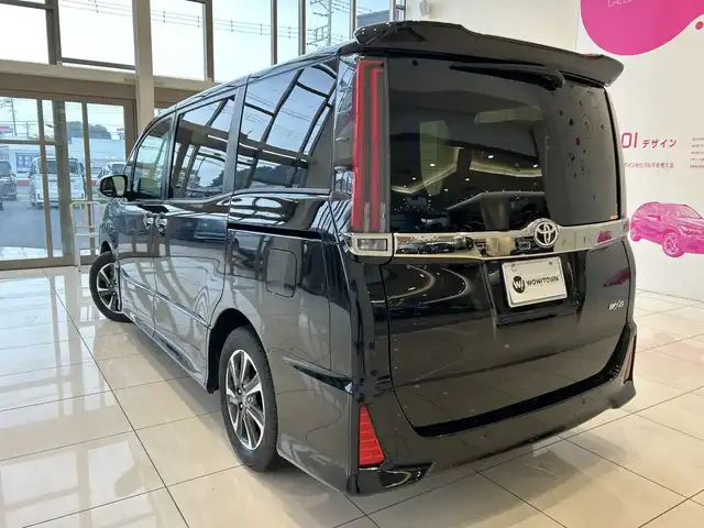 トヨタ ノア Si ダブルバイビーⅢ 埼玉県 2021(令3)年 6.1万km ブラック トヨタセーフティセンス/純正フリップダウンモニター/純正9インチナビ/　　CD/DVD/SD/BT/HDMI/USB/フルセグ/バックカメラ/両側パワースライドドア/クルーズコントロール/ハーフレザーシート/LEDオートライト/LEDフォグランプ/ビルトインETC/スマートキー/ビルトインETC/禁煙車