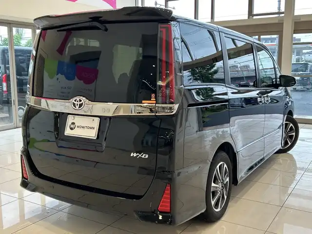 トヨタ ノア Si ダブルバイビーⅢ 埼玉県 2021(令3)年 6.1万km ブラック トヨタセーフティセンス/純正フリップダウンモニター/純正9インチナビ/　　CD/DVD/SD/BT/HDMI/USB/フルセグ/バックカメラ/両側パワースライドドア/クルーズコントロール/ハーフレザーシート/LEDオートライト/LEDフォグランプ/ビルトインETC/スマートキー/ビルトインETC/禁煙車