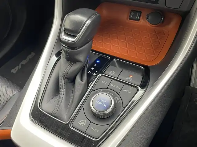 トヨタ ＲＡＶ４ アドベンチャー 茨城県 2019(令1)年 6.5万km アティチュードブラックマイカ 純正9型ナビ/バックカメラ/フルセグ/TRDフロントバンパーガーニッシュ/TRDバックドアロアガーニッシュ/TRDマッドフラップ/衝突被害軽減ブレーキ/車線逸脱抑制装置/レーダークルーズコントロール/オートマチックハイビーム/クリアランスソナー/BSM/ETC/ドラレコ/シートヒーター/ベンチレーション/社外17インチAW/LEDヘッドライト/スマートキー