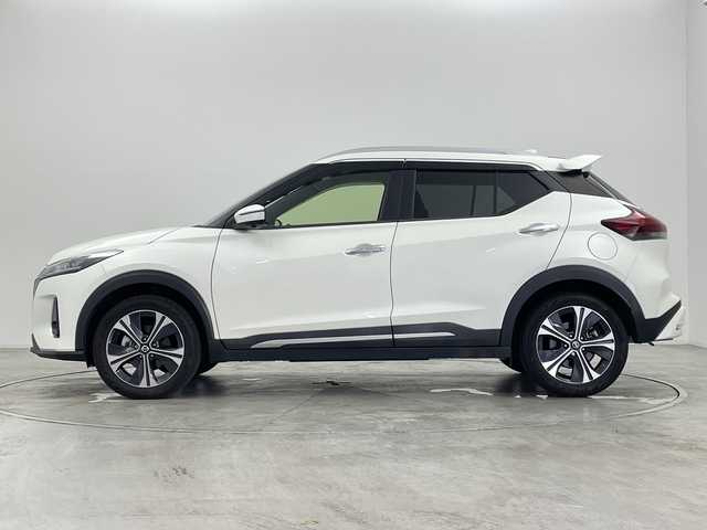 日産 キックス X 群馬県 2020(令2)年 4.1万km ブリリアントホワイトパール 純正９型ナビ　プロパイロット　全周囲カメラ　デジタルインナーミラー　レーンキープアシスト　衝突被害軽減ブレーキ　シートヒーター　ドライブレコーダー　ＬＥＤヘッドライト　純正ＥＴＣ　スマートキー　禁煙車