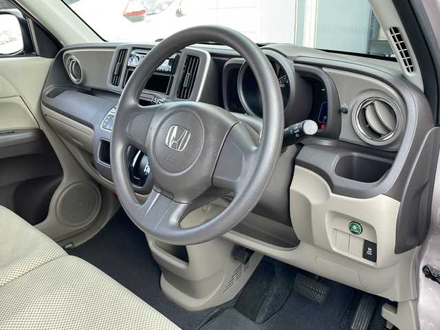 ホンダ Ｎ ＯＮＥ G Lパッケージ 富山県 2013(平25)年 0.8万km チェリーシェルピンクメタリック 禁煙車/４ＷＤ/ワンオーナー/社外ＣＤ/アイドリングストップ/横滑り防止/純正フロアマット/オートライト/キセノンヘッドライト/電動格納ミラー/Ｗエアバッグ/カーテンエアバッグ/スマートキー/スペアキー/盗難防止装置/ 純正ドアバイザー/記録簿
