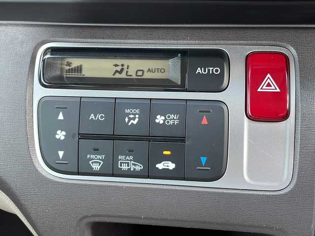 ホンダ Ｎ ＯＮＥ G Lパッケージ 富山県 2013(平25)年 0.8万km チェリーシェルピンクメタリック 禁煙車/４ＷＤ/ワンオーナー/社外ＣＤ/アイドリングストップ/横滑り防止/純正フロアマット/オートライト/キセノンヘッドライト/電動格納ミラー/Ｗエアバッグ/カーテンエアバッグ/スマートキー/スペアキー/盗難防止装置/ 純正ドアバイザー/記録簿