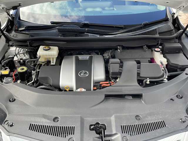 レクサス ＲＸ 450h バージョンL 佐賀県 2017(平29)年 9.3万km ソニッククォーツ 純正ナビ/Bluetooth/CD/DVD/USB/地デジテレビ/バックカメラ/フロントカメラ/サイドカメラ/純正フルエアロ/レクサスセーフティシステム+/・追従機能付きクルーズコントロール/・衝突軽減システム/・レーンキープアシスト/・ブラインドスポットモニター/・クリアランスソナー/LEDオートライト／オートマチックハイビーム/全席シートヒーター/前席エアシート/前席パワーシート/メモリシート/ブレーキホールド/20インチ純正アルミホイール/後席モニター/ヘッドアップディスプレイ/ウッド調革巻きステアリング/ETC2.0/前後ドライブレコーダー/前後コーナーセンサー/スペアキー/カードキー/保証書/取扱説明書/点検記録簿(H29/30/R1/2/3/4/5)