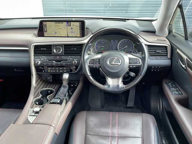 レクサス ＲＸ 450h バージョンL 佐賀県 2017(平29)年 9.3万km ソニッククォーツ 純正ナビ/Bluetooth/CD/DVD/USB/地デジテレビ/バックカメラ/フロントカメラ/サイドカメラ/純正フルエアロ/レクサスセーフティシステム+/・追従機能付きクルーズコントロール/・衝突軽減システム/・レーンキープアシスト/・ブラインドスポットモニター/・クリアランスソナー/LEDオートライト／オートマチックハイビーム/全席シートヒーター/前席エアシート/前席パワーシート/メモリシート/ブレーキホールド/20インチ純正アルミホイール/後席モニター/ヘッドアップディスプレイ/ウッド調革巻きステアリング/ETC2.0/前後ドライブレコーダー/前後コーナーセンサー/スペアキー/カードキー/保証書/取扱説明書/点検記録簿(H29/30/R1/2/3/4/5)