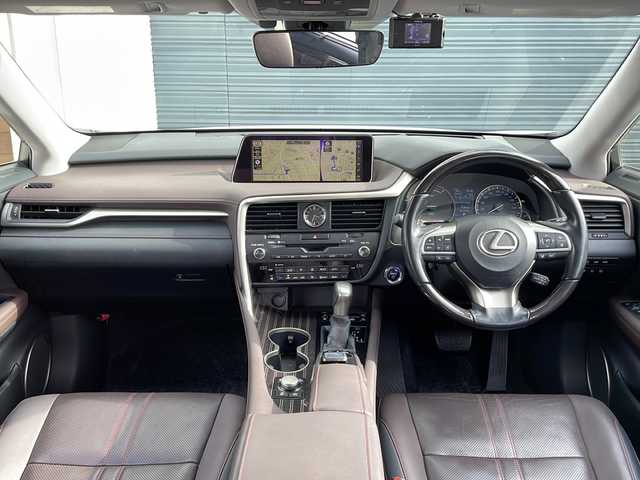 レクサス ＲＸ 450h バージョンL 佐賀県 2017(平29)年 9.3万km ソニッククォーツ 純正ナビ/Bluetooth/CD/DVD/USB/地デジテレビ/バックカメラ/フロントカメラ/サイドカメラ/純正フルエアロ/レクサスセーフティシステム+/・追従機能付きクルーズコントロール/・衝突軽減システム/・レーンキープアシスト/・ブラインドスポットモニター/・クリアランスソナー/LEDオートライト／オートマチックハイビーム/全席シートヒーター/前席エアシート/前席パワーシート/メモリシート/ブレーキホールド/20インチ純正アルミホイール/後席モニター/ヘッドアップディスプレイ/ウッド調革巻きステアリング/ETC2.0/前後ドライブレコーダー/前後コーナーセンサー/スペアキー/カードキー/保証書/取扱説明書/点検記録簿(H29/30/R1/2/3/4/5)