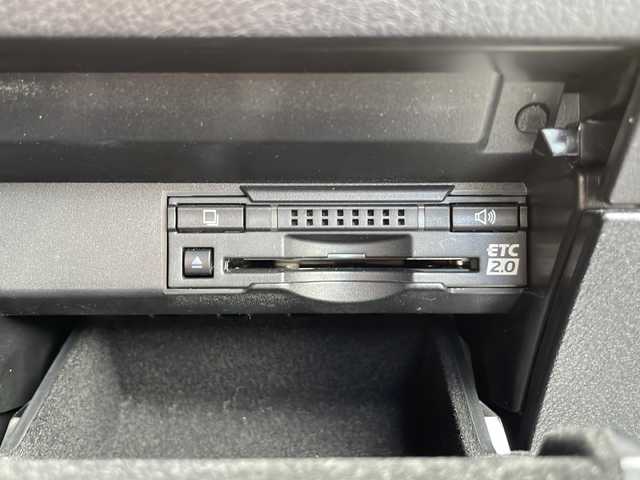 レクサス ＲＸ 450h バージョンL 佐賀県 2017(平29)年 9.3万km ソニッククォーツ 純正ナビ/Bluetooth/CD/DVD/USB/地デジテレビ/バックカメラ/フロントカメラ/サイドカメラ/純正フルエアロ/レクサスセーフティシステム+/・追従機能付きクルーズコントロール/・衝突軽減システム/・レーンキープアシスト/・ブラインドスポットモニター/・クリアランスソナー/LEDオートライト／オートマチックハイビーム/全席シートヒーター/前席エアシート/前席パワーシート/メモリシート/ブレーキホールド/20インチ純正アルミホイール/後席モニター/ヘッドアップディスプレイ/ウッド調革巻きステアリング/ETC2.0/前後ドライブレコーダー/前後コーナーセンサー/スペアキー/カードキー/保証書/取扱説明書/点検記録簿(H29/30/R1/2/3/4/5)