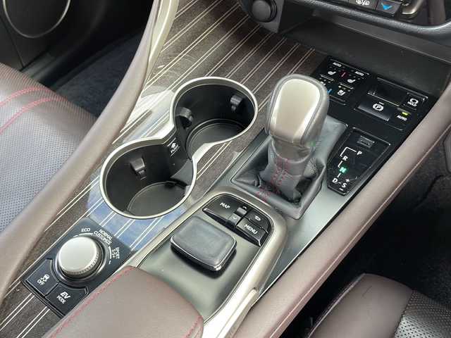 レクサス ＲＸ 450h バージョンL 佐賀県 2017(平29)年 9.3万km ソニッククォーツ 純正ナビ/Bluetooth/CD/DVD/USB/地デジテレビ/バックカメラ/フロントカメラ/サイドカメラ/純正フルエアロ/レクサスセーフティシステム+/・追従機能付きクルーズコントロール/・衝突軽減システム/・レーンキープアシスト/・ブラインドスポットモニター/・クリアランスソナー/LEDオートライト／オートマチックハイビーム/全席シートヒーター/前席エアシート/前席パワーシート/メモリシート/ブレーキホールド/20インチ純正アルミホイール/後席モニター/ヘッドアップディスプレイ/ウッド調革巻きステアリング/ETC2.0/前後ドライブレコーダー/前後コーナーセンサー/スペアキー/カードキー/保証書/取扱説明書/点検記録簿(H29/30/R1/2/3/4/5)