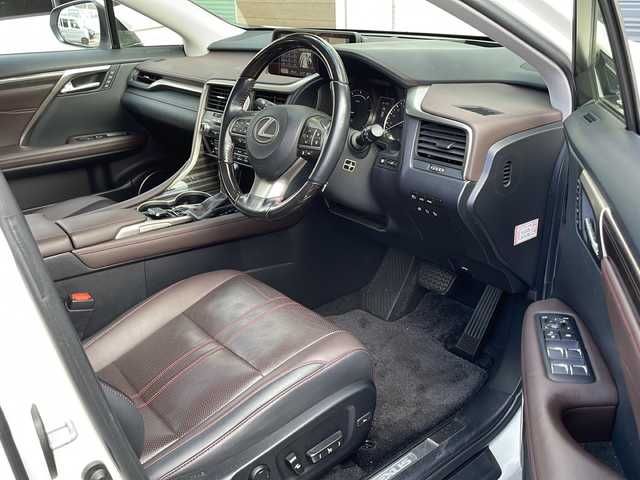 レクサス ＲＸ 450h バージョンL 佐賀県 2017(平29)年 9.3万km ソニッククォーツ 純正ナビ/Bluetooth/CD/DVD/USB/地デジテレビ/バックカメラ/フロントカメラ/サイドカメラ/純正フルエアロ/レクサスセーフティシステム+/・追従機能付きクルーズコントロール/・衝突軽減システム/・レーンキープアシスト/・ブラインドスポットモニター/・クリアランスソナー/LEDオートライト／オートマチックハイビーム/全席シートヒーター/前席エアシート/前席パワーシート/メモリシート/ブレーキホールド/20インチ純正アルミホイール/後席モニター/ヘッドアップディスプレイ/ウッド調革巻きステアリング/ETC2.0/前後ドライブレコーダー/前後コーナーセンサー/スペアキー/カードキー/保証書/取扱説明書/点検記録簿(H29/30/R1/2/3/4/5)