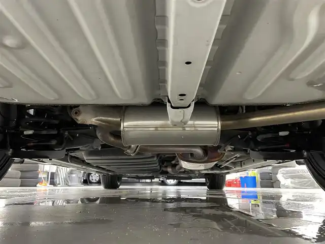 トヨタ ヴォクシー ZS 煌 滋賀県 2016(平28)年 8万km ホワイトパールクリスタルシャイン 社外エアロ（NOBLESSE）/社外１８AW（共豊）/社外メモリーナビ/【CD/DVD/USB/Bluetooth/フルセグ】/フリップダウンモニター/LEDヘッドライト/両側パワースライドドア/バックカメラ/スマートキー/ETC/オートハイビーム/レーンキープアシスト