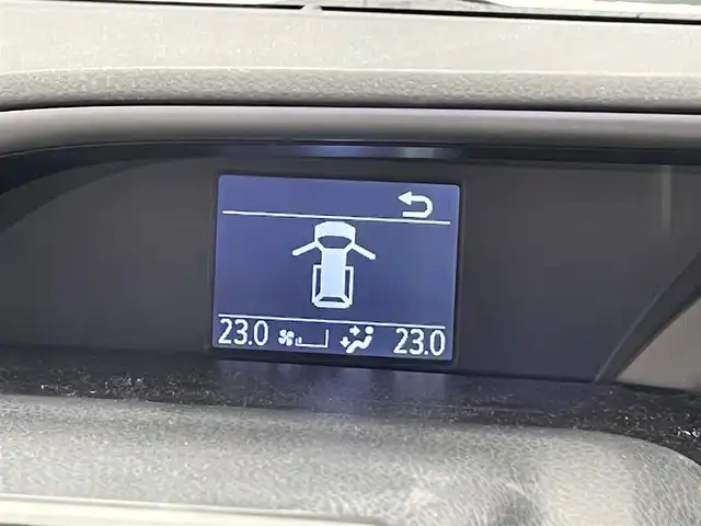 トヨタ ヴォクシー ZS 煌 滋賀県 2016(平28)年 8万km ホワイトパールクリスタルシャイン 社外エアロ（NOBLESSE）/社外１８AW（共豊）/社外メモリーナビ/【CD/DVD/USB/Bluetooth/フルセグ】/フリップダウンモニター/LEDヘッドライト/両側パワースライドドア/バックカメラ/スマートキー/ETC/オートハイビーム/レーンキープアシスト