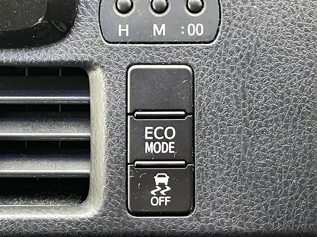 トヨタ ヴォクシー ZS 煌 滋賀県 2016(平28)年 8万km ホワイトパールクリスタルシャイン 社外エアロ（NOBLESSE）/社外１８AW（共豊）/社外メモリーナビ/【CD/DVD/USB/Bluetooth/フルセグ】/フリップダウンモニター/LEDヘッドライト/両側パワースライドドア/バックカメラ/スマートキー/ETC/オートハイビーム/レーンキープアシスト