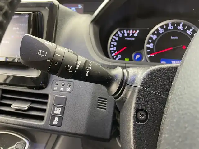 トヨタ ヴォクシー ZS 煌 滋賀県 2016(平28)年 8万km ホワイトパールクリスタルシャイン 社外エアロ（NOBLESSE）/社外１８AW（共豊）/社外メモリーナビ/【CD/DVD/USB/Bluetooth/フルセグ】/フリップダウンモニター/LEDヘッドライト/両側パワースライドドア/バックカメラ/スマートキー/ETC/オートハイビーム/レーンキープアシスト