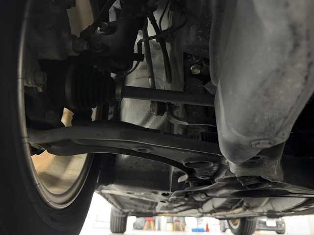 日産 ノート e－パワー メダリスト 三重県 2016(平28)年 4.7万km ダークメタルグレー e-POWER/FF/フロアCVT/純正 7インチナビ MM316D-W/（FM/AM/CD/DVD/MUSIC STOCKER/フルセグTV/SD/USB/iPod/Bluetooth/VTR/AUX）/【OP】アラウンドビューモニター（移動物検知機能付）*/【OP】ドライブレコーダー 前方/ETC/安全/・エマージェンシーブレーキ/・LDW：車線逸脱警報/・【OP】フロント・バックソナー/・【OP】踏み間違い衝突防止アシスト/・VDC（ビークルダイナミクスコントロール）/・運転席・助手席エアバッグ/など/装備/・【OP】スマートルームミラー（デジタルインナーミラー）/・ハーフレザーシート/・オートエアコン/・プッシュスタート/・オートライト/・LEDヘッドライト/・フロントフォグライト/・【OP】ナビ取付パッケージ（ステアリングスイッチ）/・【OP】ヒーター付ドアミラー/・【OP】純正15inAW/・車両接近通報装置/・電制シフト/・電動パワーステアリング/・全ドアパワーウインドウ/・インテリジェントキーx2/・保/取/など