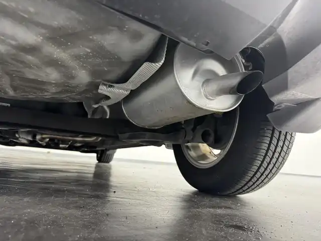 日産 ノート e－パワー メダリスト 三重県 2016(平28)年 4.7万km ダークメタルグレー e-POWER/FF/フロアCVT/純正 7インチナビ MM316D-W/（FM/AM/CD/DVD/MUSIC STOCKER/フルセグTV/SD/USB/iPod/Bluetooth/VTR/AUX）/【OP】アラウンドビューモニター（移動物検知機能付）*/【OP】ドライブレコーダー 前方/ETC/安全/・エマージェンシーブレーキ/・LDW：車線逸脱警報/・【OP】フロント・バックソナー/・【OP】踏み間違い衝突防止アシスト/・VDC（ビークルダイナミクスコントロール）/・運転席・助手席エアバッグ/など/装備/・【OP】スマートルームミラー（デジタルインナーミラー）/・ハーフレザーシート/・オートエアコン/・プッシュスタート/・オートライト/・LEDヘッドライト/・フロントフォグライト/・【OP】ナビ取付パッケージ（ステアリングスイッチ）/・【OP】ヒーター付ドアミラー/・【OP】純正15inAW/・車両接近通報装置/・電制シフト/・電動パワーステアリング/・全ドアパワーウインドウ/・インテリジェントキーx2/・保/取/など