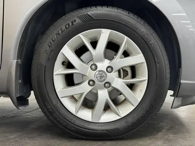 日産 ノート e－パワー メダリスト 三重県 2016(平28)年 4.7万km ダークメタルグレー e-POWER/FF/フロアCVT/純正 7インチナビ MM316D-W/（FM/AM/CD/DVD/MUSIC STOCKER/フルセグTV/SD/USB/iPod/Bluetooth/VTR/AUX）/【OP】アラウンドビューモニター（移動物検知機能付）*/【OP】ドライブレコーダー 前方/ETC/安全/・エマージェンシーブレーキ/・LDW：車線逸脱警報/・【OP】フロント・バックソナー/・【OP】踏み間違い衝突防止アシスト/・VDC（ビークルダイナミクスコントロール）/・運転席・助手席エアバッグ/など/装備/・【OP】スマートルームミラー（デジタルインナーミラー）/・ハーフレザーシート/・オートエアコン/・プッシュスタート/・オートライト/・LEDヘッドライト/・フロントフォグライト/・【OP】ナビ取付パッケージ（ステアリングスイッチ）/・【OP】ヒーター付ドアミラー/・【OP】純正15inAW/・車両接近通報装置/・電制シフト/・電動パワーステアリング/・全ドアパワーウインドウ/・インテリジェントキーx2/・保/取/など