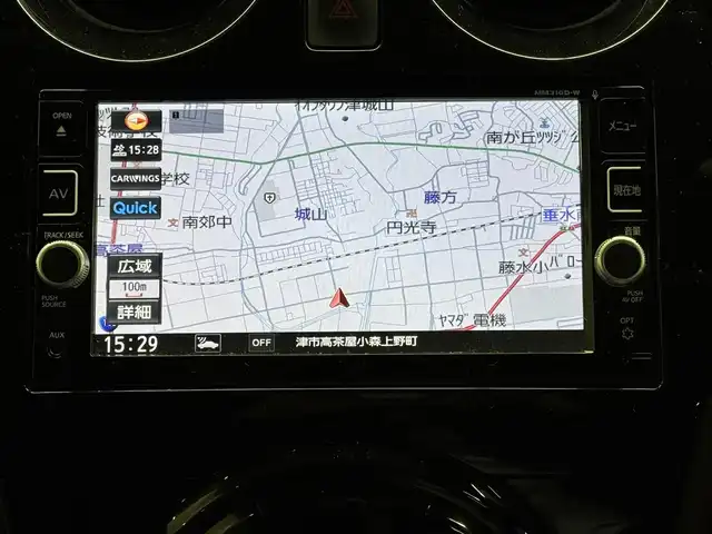 日産 ノート e－パワー メダリスト 三重県 2016(平28)年 4.7万km ダークメタルグレー e-POWER/FF/フロアCVT/純正 7インチナビ MM316D-W/（FM/AM/CD/DVD/MUSIC STOCKER/フルセグTV/SD/USB/iPod/Bluetooth/VTR/AUX）/【OP】アラウンドビューモニター（移動物検知機能付）*/【OP】ドライブレコーダー 前方/ETC/安全/・エマージェンシーブレーキ/・LDW：車線逸脱警報/・【OP】フロント・バックソナー/・【OP】踏み間違い衝突防止アシスト/・VDC（ビークルダイナミクスコントロール）/・運転席・助手席エアバッグ/など/装備/・【OP】スマートルームミラー（デジタルインナーミラー）/・ハーフレザーシート/・オートエアコン/・プッシュスタート/・オートライト/・LEDヘッドライト/・フロントフォグライト/・【OP】ナビ取付パッケージ（ステアリングスイッチ）/・【OP】ヒーター付ドアミラー/・【OP】純正15inAW/・車両接近通報装置/・電制シフト/・電動パワーステアリング/・全ドアパワーウインドウ/・インテリジェントキーx2/・保/取/など