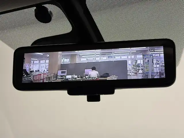 日産 ノート e－パワー メダリスト 三重県 2016(平28)年 4.7万km ダークメタルグレー e-POWER/FF/フロアCVT/純正 7インチナビ MM316D-W/（FM/AM/CD/DVD/MUSIC STOCKER/フルセグTV/SD/USB/iPod/Bluetooth/VTR/AUX）/【OP】アラウンドビューモニター（移動物検知機能付）*/【OP】ドライブレコーダー 前方/ETC/安全/・エマージェンシーブレーキ/・LDW：車線逸脱警報/・【OP】フロント・バックソナー/・【OP】踏み間違い衝突防止アシスト/・VDC（ビークルダイナミクスコントロール）/・運転席・助手席エアバッグ/など/装備/・【OP】スマートルームミラー（デジタルインナーミラー）/・ハーフレザーシート/・オートエアコン/・プッシュスタート/・オートライト/・LEDヘッドライト/・フロントフォグライト/・【OP】ナビ取付パッケージ（ステアリングスイッチ）/・【OP】ヒーター付ドアミラー/・【OP】純正15inAW/・車両接近通報装置/・電制シフト/・電動パワーステアリング/・全ドアパワーウインドウ/・インテリジェントキーx2/・保/取/など