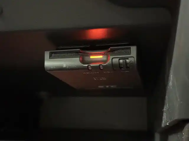 日産 ノート e－パワー メダリスト 三重県 2016(平28)年 4.7万km ダークメタルグレー e-POWER/FF/フロアCVT/純正 7インチナビ MM316D-W/（FM/AM/CD/DVD/MUSIC STOCKER/フルセグTV/SD/USB/iPod/Bluetooth/VTR/AUX）/【OP】アラウンドビューモニター（移動物検知機能付）*/【OP】ドライブレコーダー 前方/ETC/安全/・エマージェンシーブレーキ/・LDW：車線逸脱警報/・【OP】フロント・バックソナー/・【OP】踏み間違い衝突防止アシスト/・VDC（ビークルダイナミクスコントロール）/・運転席・助手席エアバッグ/など/装備/・【OP】スマートルームミラー（デジタルインナーミラー）/・ハーフレザーシート/・オートエアコン/・プッシュスタート/・オートライト/・LEDヘッドライト/・フロントフォグライト/・【OP】ナビ取付パッケージ（ステアリングスイッチ）/・【OP】ヒーター付ドアミラー/・【OP】純正15inAW/・車両接近通報装置/・電制シフト/・電動パワーステアリング/・全ドアパワーウインドウ/・インテリジェントキーx2/・保/取/など