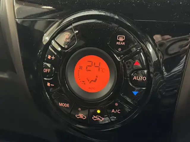 日産 ノート e－パワー メダリスト 三重県 2016(平28)年 4.7万km ダークメタルグレー e-POWER/FF/フロアCVT/純正 7インチナビ MM316D-W/（FM/AM/CD/DVD/MUSIC STOCKER/フルセグTV/SD/USB/iPod/Bluetooth/VTR/AUX）/【OP】アラウンドビューモニター（移動物検知機能付）*/【OP】ドライブレコーダー 前方/ETC/安全/・エマージェンシーブレーキ/・LDW：車線逸脱警報/・【OP】フロント・バックソナー/・【OP】踏み間違い衝突防止アシスト/・VDC（ビークルダイナミクスコントロール）/・運転席・助手席エアバッグ/など/装備/・【OP】スマートルームミラー（デジタルインナーミラー）/・ハーフレザーシート/・オートエアコン/・プッシュスタート/・オートライト/・LEDヘッドライト/・フロントフォグライト/・【OP】ナビ取付パッケージ（ステアリングスイッチ）/・【OP】ヒーター付ドアミラー/・【OP】純正15inAW/・車両接近通報装置/・電制シフト/・電動パワーステアリング/・全ドアパワーウインドウ/・インテリジェントキーx2/・保/取/など
