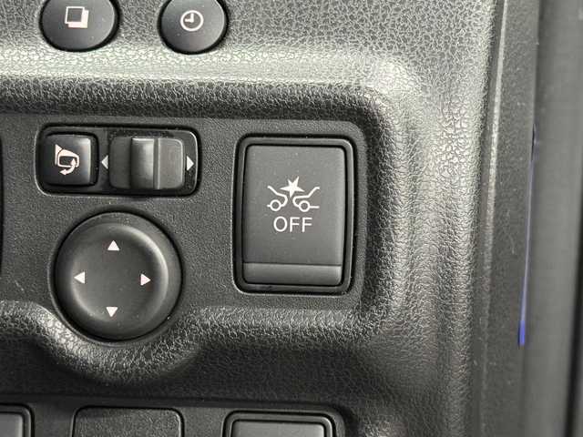 日産 ノート e－パワー メダリスト 三重県 2016(平28)年 4.7万km ダークメタルグレー e-POWER/FF/フロアCVT/純正 7インチナビ MM316D-W/（FM/AM/CD/DVD/MUSIC STOCKER/フルセグTV/SD/USB/iPod/Bluetooth/VTR/AUX）/【OP】アラウンドビューモニター（移動物検知機能付）*/【OP】ドライブレコーダー 前方/ETC/安全/・エマージェンシーブレーキ/・LDW：車線逸脱警報/・【OP】フロント・バックソナー/・【OP】踏み間違い衝突防止アシスト/・VDC（ビークルダイナミクスコントロール）/・運転席・助手席エアバッグ/など/装備/・【OP】スマートルームミラー（デジタルインナーミラー）/・ハーフレザーシート/・オートエアコン/・プッシュスタート/・オートライト/・LEDヘッドライト/・フロントフォグライト/・【OP】ナビ取付パッケージ（ステアリングスイッチ）/・【OP】ヒーター付ドアミラー/・【OP】純正15inAW/・車両接近通報装置/・電制シフト/・電動パワーステアリング/・全ドアパワーウインドウ/・インテリジェントキーx2/・保/取/など