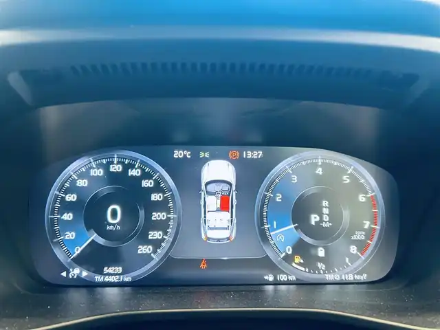 ボルボ ＸＣ４０ B4 モメンタム 大阪府 2021(令3)年 5.5万km アイスホワイト クライメートパッケージ/純正ナビ/TV/360度カメラ/applecarplay/ACC/BLIS/純正18インチAW/LEDヘッドライト/電動リアゲート/Dメモリ付きパワーシート/シートヒーター/ステアリングヒーター