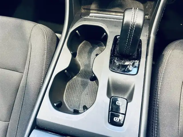 ボルボ ＸＣ４０ B4 モメンタム 大阪府 2021(令3)年 5.5万km アイスホワイト クライメートパッケージ/純正ナビ/TV/360度カメラ/applecarplay/ACC/BLIS/純正18インチAW/LEDヘッドライト/電動リアゲート/Dメモリ付きパワーシート/シートヒーター/ステアリングヒーター