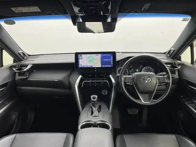 トヨタ ハリアー ハイブリッド Z 岡山県 2020(令2)年 5.3万km プレシャスブラックパール JBLサウンド/Toyota Safety Sense	/・プリクラッシュセーフティ		/・レーントレーシングアシスト		/・レーダークルーズコントロール		/・ブラインドスポットモニター/・オートマチックハイビーム	/・クリアランスソナー	/ヘッドアップディスプレイ/純正12.3型DAナビ/（USB/BT/フルセグ/Miracast/HDMI/AUX/iPod)/フルセグTV/デジタルインナーミラー（ドラレコ付）/バックカメラ/AC1500W充電/パワーバックドア/ハーフレザー/運転席パワーシート/ビルトインETC2.0/プッシュスタート/スマートキー/LEDヘッドライト/LEDフォグランプ/純正19inAW/純正フロアマット/ドアバイザー