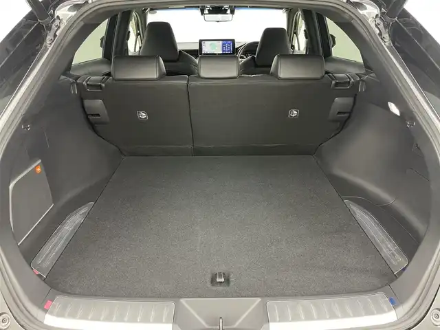 トヨタ ハリアー ハイブリッド Z 岡山県 2020(令2)年 5.3万km プレシャスブラックパール JBLサウンド/Toyota Safety Sense	/・プリクラッシュセーフティ		/・レーントレーシングアシスト		/・レーダークルーズコントロール		/・ブラインドスポットモニター/・オートマチックハイビーム	/・クリアランスソナー	/ヘッドアップディスプレイ/純正12.3型DAナビ/（USB/BT/フルセグ/Miracast/HDMI/AUX/iPod)/フルセグTV/デジタルインナーミラー（ドラレコ付）/バックカメラ/AC1500W充電/パワーバックドア/ハーフレザー/運転席パワーシート/ビルトインETC2.0/プッシュスタート/スマートキー/LEDヘッドライト/LEDフォグランプ/純正19inAW/純正フロアマット/ドアバイザー
