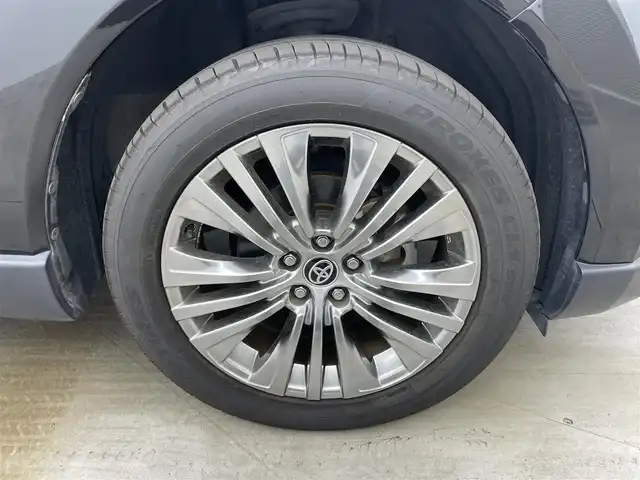 トヨタ ハリアー ハイブリッド Z 岡山県 2020(令2)年 5.3万km プレシャスブラックパール JBLサウンド/Toyota Safety Sense	/・プリクラッシュセーフティ		/・レーントレーシングアシスト		/・レーダークルーズコントロール		/・ブラインドスポットモニター/・オートマチックハイビーム	/・クリアランスソナー	/ヘッドアップディスプレイ/純正12.3型DAナビ/（USB/BT/フルセグ/Miracast/HDMI/AUX/iPod)/フルセグTV/デジタルインナーミラー（ドラレコ付）/バックカメラ/AC1500W充電/パワーバックドア/ハーフレザー/運転席パワーシート/ビルトインETC2.0/プッシュスタート/スマートキー/LEDヘッドライト/LEDフォグランプ/純正19inAW/純正フロアマット/ドアバイザー