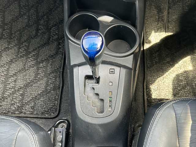 トヨタ アクア G ブラックソフトレザーセレ 神奈川県 2014(平26)年 4.5万km ライムホワイトパールクリスタルシャイン 【(株)IDOMが運営する【じしゃロン相模原店】の自社ローン対象車両になります。こちらは現金ご利用時の価格です。自社ローンご希望の方は別途その旨お申付け下さい。】/純正メモリナビ/バックカメラ/ブラックレザーシート/ETC/ヘッドライトウォッシャー/スマートキー×2/プッシュスタート/純正アルミホイール