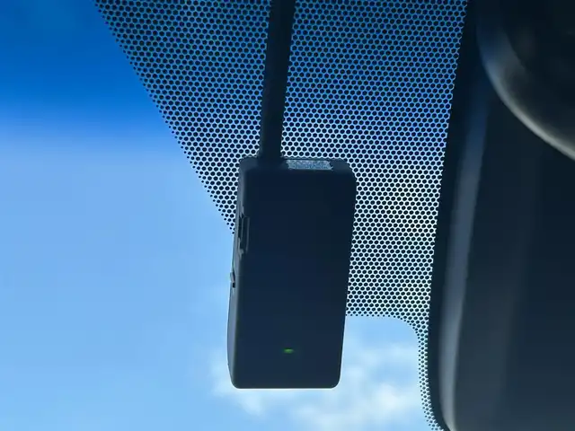 トヨタ カムリ WSレザーパッケージ 福島県 2022(令4)年 0.5万km アティチュードブラックマイカ/プラチナホワイトパールマイカ 純正８インチナビ/(BT/DVD/CD/AM/FM)/パノラミックビューモニター/レーダークルーズコントロール/ブラインドスポットモニター/衝突軽減ブレーキ/レーンキープアシスト/レザーシート/前席シートヒーター/LEDヘッドライト/ドライブレコーダー/プッシュスタート/コーナーセンサー