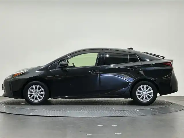 トヨタ プリウス S ツーリングセレ ブラックED 愛媛県 2021(令3)年 3万km プレシャスブラックパール メーカー８インチナビ　バックカメラ　黒革シート　シートヒーター　追従型クルーズコントロール　ＥＴＣ　社外１５インチアルミホイール　ドライブレコーダー　ＬＥＤヘッドライト