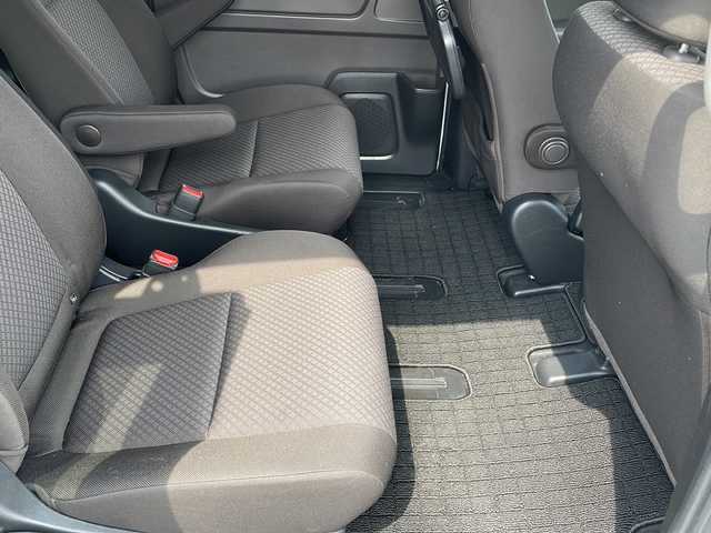 ホンダ フリード ハイブリット 鹿児島県 2020(令2)年 8.2万km プラチナホワイトパール 社外ナビ/Bluetooth/SD/CD/DVD/パワーウィンドウ/両側パワースライドドア/プッシュスタートボタン/シートヒーター/クルーズコントロール/フルセグ/レーンアシスト/オートライト/三列シート/電動格納ミラー/ETC
