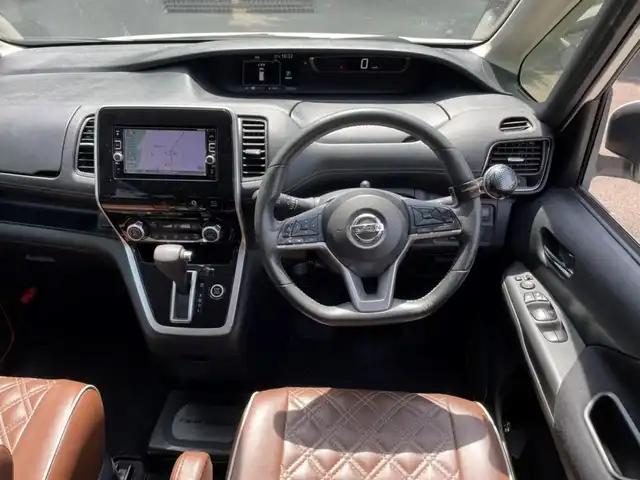 日産 セレナ ハイウェイスター 石川県 2016(平28)年 7.8万km ブリリアントホワイトパール ワンオーナー/ハンズフリー両側パワースライドドア/エマージェンシーブレーキ/純正メモリナビ・フルセグTV/　CD/DVD/SD/Bluetooth/アラウンドビューモニター/社外グリル/クルーズコントロール/純正１６インチアルミホイール/プッシュスタート/スマートキー×２/ETC/新車時保証書/取扱説明書
