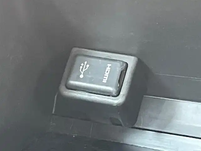 トヨタ シエンタ G 大阪府 2018(平30)年 3.9万km ブラックマイカ 純正ナビ　/   フルセグTV/CD/DVD/Bluetooth/USB　/バックモニター　/衝突軽減ブレーキ　/ＶＩＯＬＥＮＴＯ15インチアルミホイール/両側パワースライドドア/レーンキープアシスト　/アイドリングストップ　/ステアリングスイッチ/オートマチックハイビーム　　/プッシュスタート　/スマートキー　/ビルトインＥＴＣ　/ＬＥＤ