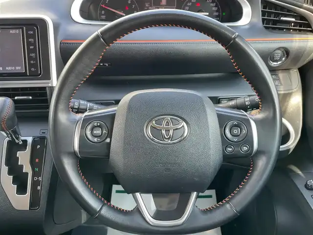 トヨタ シエンタ G 大阪府 2018(平30)年 3.9万km ブラックマイカ 純正ナビ　/   フルセグTV/CD/DVD/Bluetooth/USB　/バックモニター　/衝突軽減ブレーキ　/ＶＩＯＬＥＮＴＯ15インチアルミホイール/両側パワースライドドア/レーンキープアシスト　/アイドリングストップ　/ステアリングスイッチ/オートマチックハイビーム　　/プッシュスタート　/スマートキー　/ビルトインＥＴＣ　/ＬＥＤ