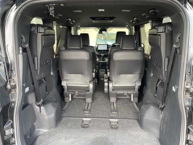 トヨタ ヴォクシー S－Z 愛知県 2023(令5)年 2.6万km アティチュードブラックマイカ 純正10.5型ディスプレイオーディオナビ/フリップダウンモニター/両側パワースライドドア/レーダークルーズコントロール/シートヒーター/バックカメラ/コーナーセンサー/純正アルミホイール/ETC2.0/LEDヘッドライト/リアオートエアコン/レーンキープアシスト/オートマチックハイビーム/衝突軽減システム/フルセグ/CD DVD/Bluetooth/ステアリングスイッチ/スマートキー/プッシュスタート