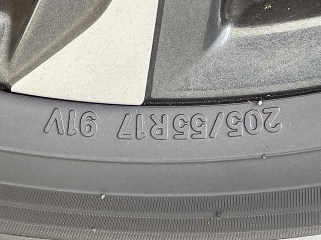 トヨタ ヴォクシー S－Z 愛知県 2023(令5)年 2.6万km アティチュードブラックマイカ 純正10.5型ディスプレイオーディオナビ/フリップダウンモニター/両側パワースライドドア/レーダークルーズコントロール/シートヒーター/バックカメラ/コーナーセンサー/純正アルミホイール/ETC2.0/LEDヘッドライト/リアオートエアコン/レーンキープアシスト/オートマチックハイビーム/衝突軽減システム/フルセグ/CD DVD/Bluetooth/ステアリングスイッチ/スマートキー/プッシュスタート