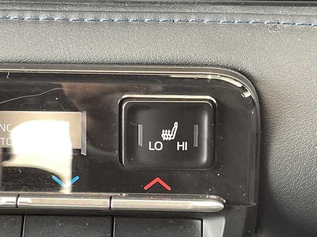 トヨタ ヴォクシー S－Z 愛知県 2023(令5)年 2.6万km アティチュードブラックマイカ 純正10.5型ディスプレイオーディオナビ/フリップダウンモニター/両側パワースライドドア/レーダークルーズコントロール/シートヒーター/バックカメラ/コーナーセンサー/純正アルミホイール/ETC2.0/LEDヘッドライト/リアオートエアコン/レーンキープアシスト/オートマチックハイビーム/衝突軽減システム/フルセグ/CD DVD/Bluetooth/ステアリングスイッチ/スマートキー/プッシュスタート